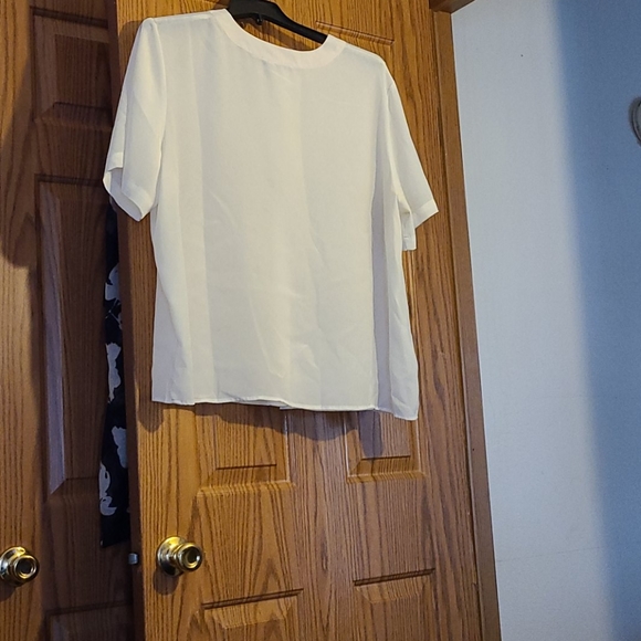 Kathy White Blouse - Picture 2 of 4